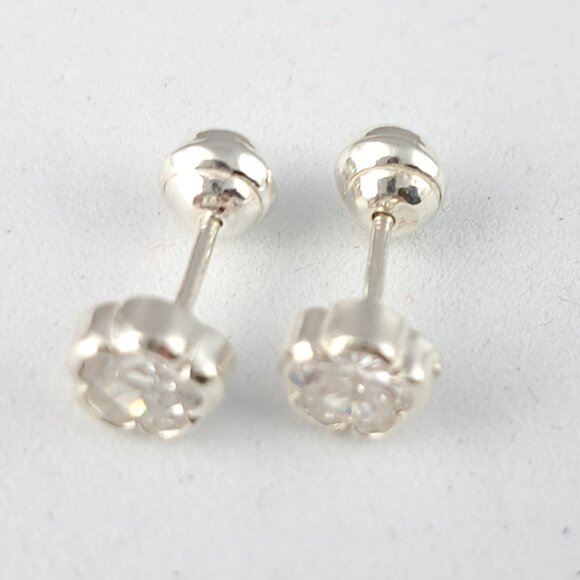 .950 Peruvian Sterling Silver CZ Flower Studs - Picture 4 of 5